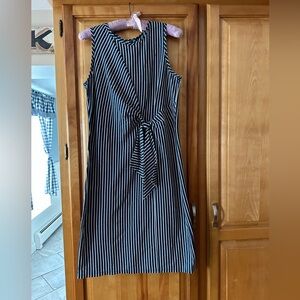 Women's NWT, J. McLaughlin  dress in navy and white Size M